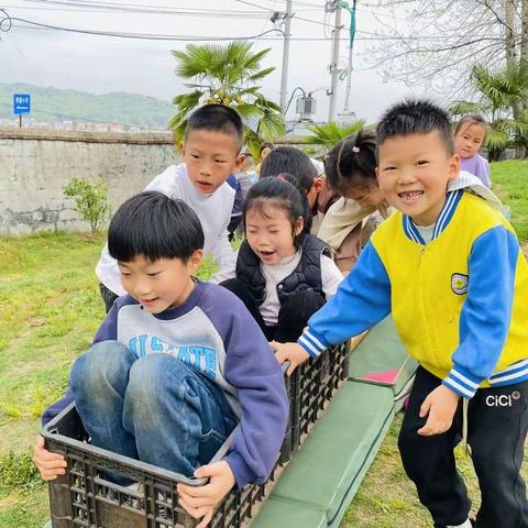 “过山车”变形记——银河镇中心幼儿园大一班