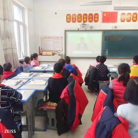 与法同行 健康成长——毛宝力格小学开展青少年法治宣传教育活动