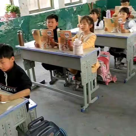 做好“加减法” 让歌声、笑声、读书声充满校园——李屯小学三声进校园系列活动