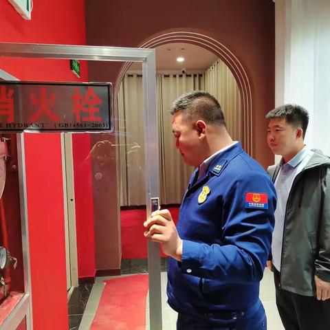 佳县大队开展2023年缤纷四季读书月启动暨东方红书店揭牌仪式活动前消防安全大检查