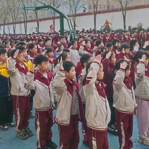 不负春光  温暖前行