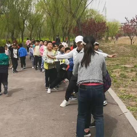 爱在春天，乐享自然｜东营区第一中学二年级十班远足之旅