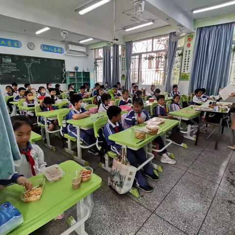 畅享美食 乐享少年