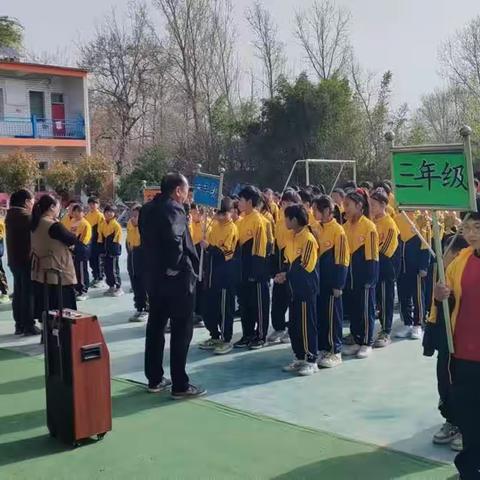 杞县竹林乡郭屯小学——清明踏青祭先烈