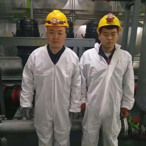 清洗生活水箱  保障用水安全-设备运营中心开展水箱清洗工作