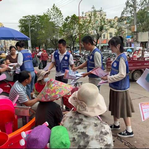 千家镇开展推广小微权力“监督一点通”志愿服务活动