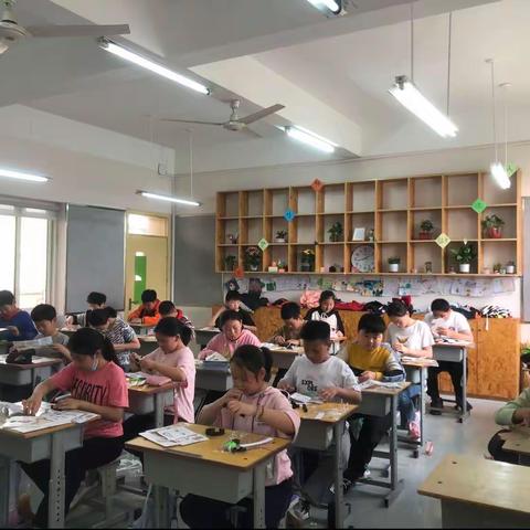 香王小学五年级一班科学实验兔子鼓风机