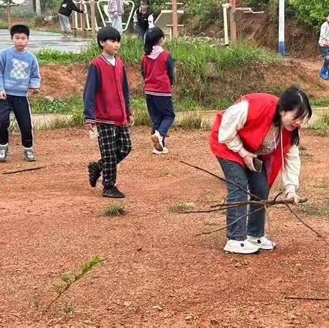 “小手牵大手，环保一起走”