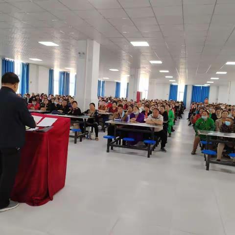 家校共育中国娃，同心共筑中国梦——麦盖提县吐曼塔勒乡小学家长会