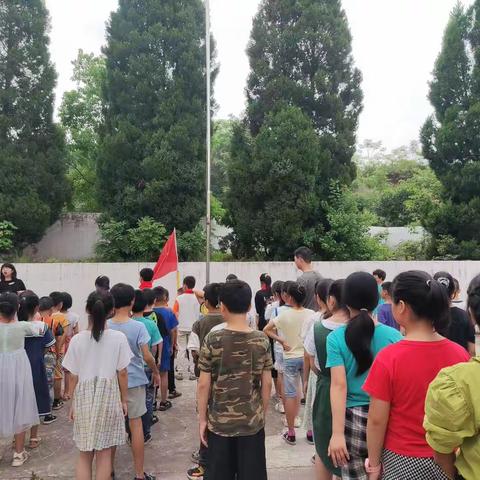 “花开六一节，童心向未来”——康龙小学游园会暨一年级入队仪式活动