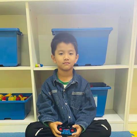 果果   举重运动员