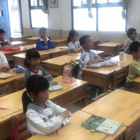 自然岭小学5月13日书法艺术课程小结