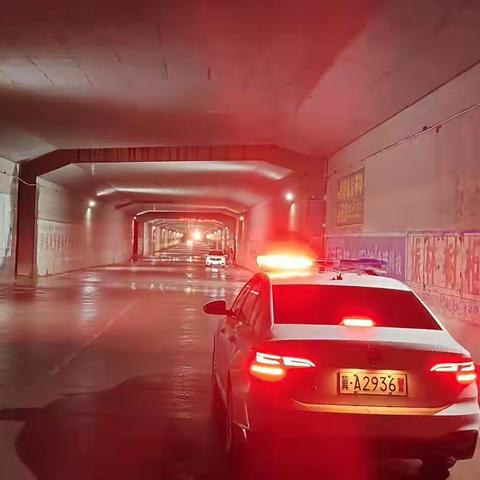 铜冶派出所全体警员在岗在位，全力做好防汛工作