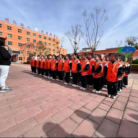 【为生命教育，让生命精彩】阳城县实验小学一（1）班开展“地震体验零距离 安全教育伴我行”主题实践活动