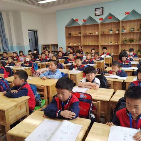 与书为友，阅读点亮童年 —株洲市二中附属小学2225班21天枕边书阅读活动