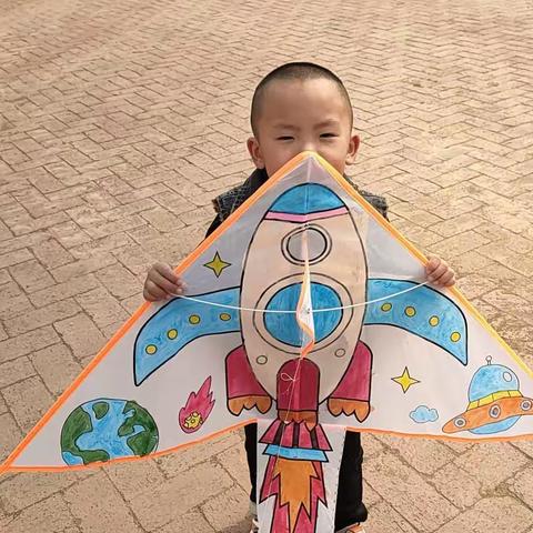 【不负春光，童年“筝”好】—群星幼儿园中班2023风筝节活动