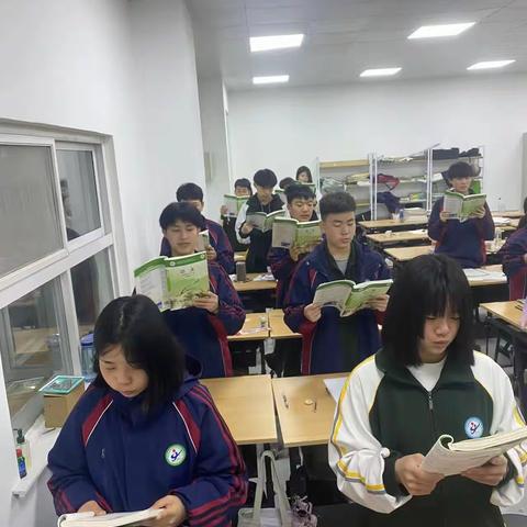 关爱学生幸福成长-肥乡区职教中心--信息工程系晨读助于学生健康成长