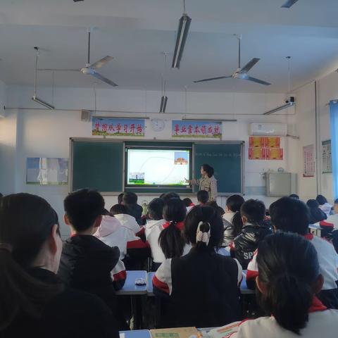 以评促教，共同成长——木鼻小学英语组评优课活动