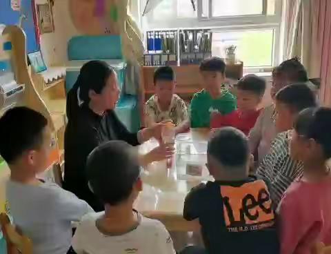 大班幼儿入学学习准备亲子小游戏—沉浮游戏