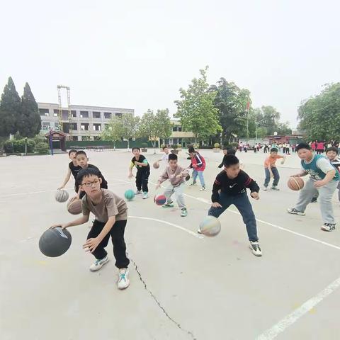 热血篮球，传递梦想——后河镇中心小学三、四年级篮球社团成果展示