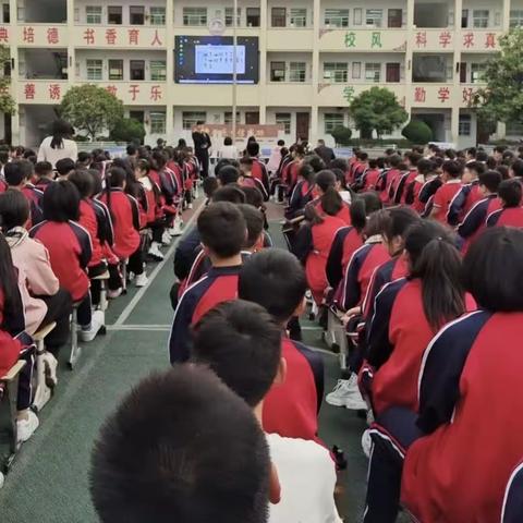 与健康相伴     与阳光共舞——南召县太山庙乡中心小学课间操、课桌舞评比活动