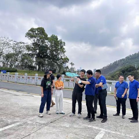 中心领导何涛主任调研塘朗山郊野公园