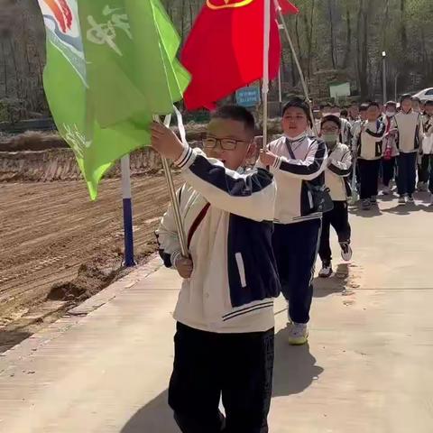 劳动最光荣、劳动最快乐—第十一中学五年级三班开展劳动教育实践活动