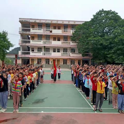 【党建引领】学习二十大，争做好队员——苍梧县旺甫镇龙洞小学一年级第一批新队员入队仪式