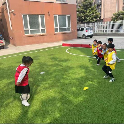 华美风景园小班足球⚽️启蒙课