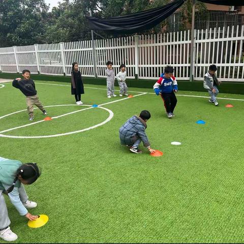 华美风景园大班足球⚽️启蒙课