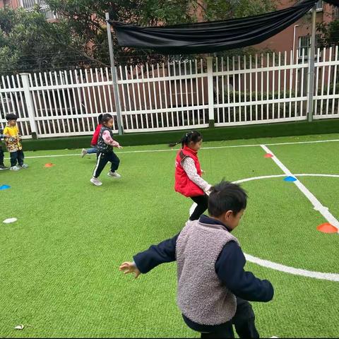 华美风景园中班足球⚽️启蒙课