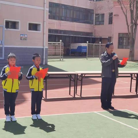 “快乐总动员  幸福你我他”———北关小学二年级组春季趣味亲子运动会