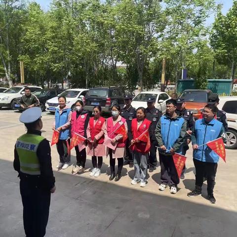 【凝心聚力再出发 交警创城在行动】让道路更通畅 让出行更文明（十一）