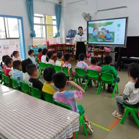 我爱阅读——  海口市龙泉镇中心幼儿园大二班四月份活动剪影