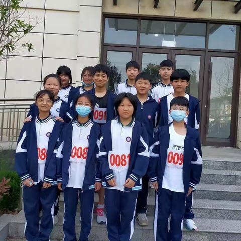 拼搏、坚持，为你们而感动----记运动会精彩瞬间