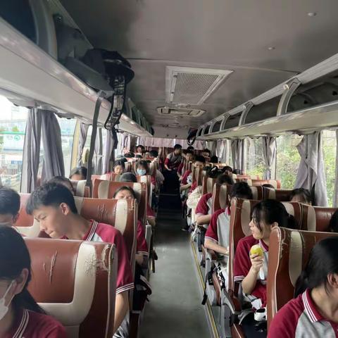 万盛溱州中学九年级10班“挥洒激情·放飞梦想·超越极限”研学实践记