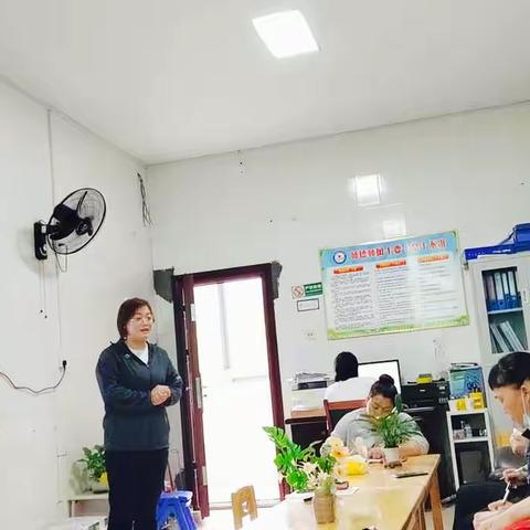 【后勤动态】加强食堂培训，共筑安全防范—会同县第二幼儿园食堂从业人员食品安全培训