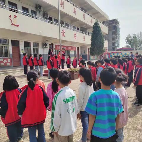 母亲节，学会感恩—西杨庄小学感恩教育