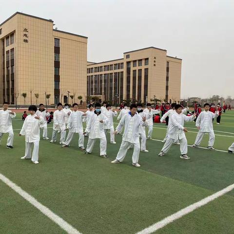 关爱学生幸福成长——临漳县六朝园中学“阳光体育”活动纪实