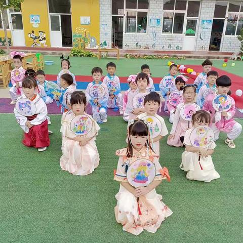 新集镇东岗幼儿园——汉服走秀  花灯制作  分享中秋节快乐