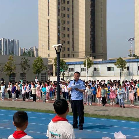 警校实战演练  精进专业安保  守护校园安全———新洲区问津第一小学