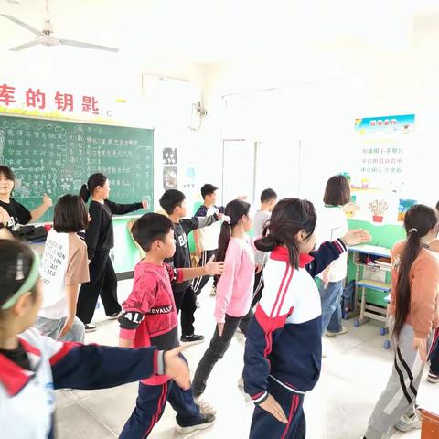 关爱学生幸福成长——称勾镇楼郭小学开展太极进校园活动