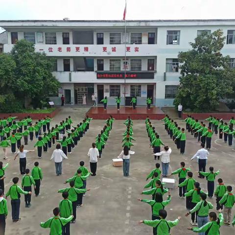 【大抓基层年 铁小在行动】多彩大课间 活力满校园——铁山小学多彩大课间活动纪实