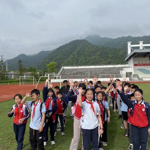 走浙西唐诗之路，访严州千年古城———记月亮湾小学五年级“寻根之旅”