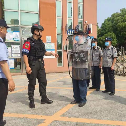 【九洲所】邀请特警队员走进校园 开展反恐防暴应急演练