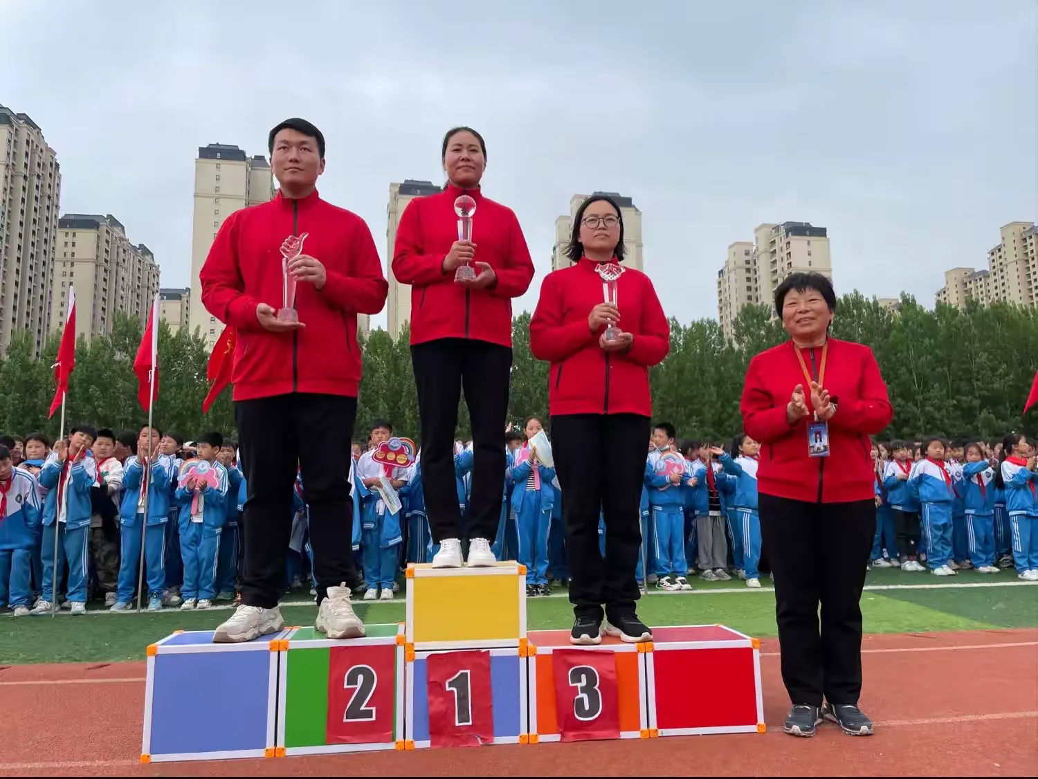 简篇-用青春奔赴热爱,用拼搏成就梦想———许昌新区实验学校春季运动会九年级学生风采展