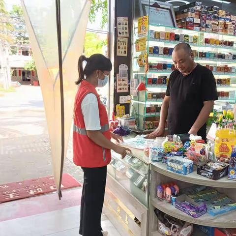 罗带村网格员开展禁塑宣传活动