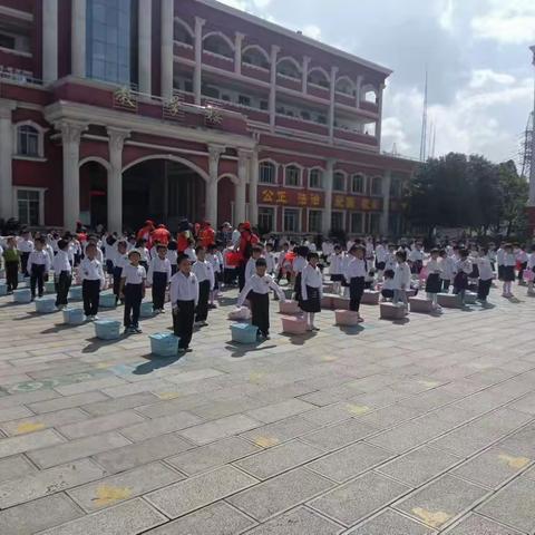 泳敢做自己━━《沾益区水桥小学》第一次游泳课