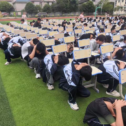 浦城县忠信中学2026年春季综合应急逃生演练