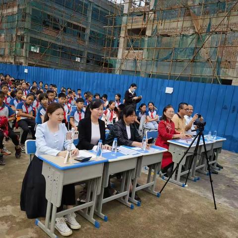 【党建+队建】“踔厉奋发新时代 ‘舞’彩缤纷向未来”校园课桌舞活动